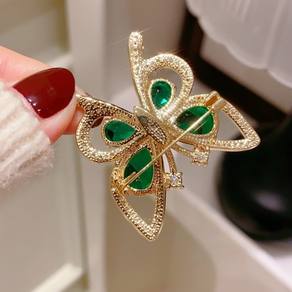 VQ Snake-Butterfly Brooch - Picture 3 of 6